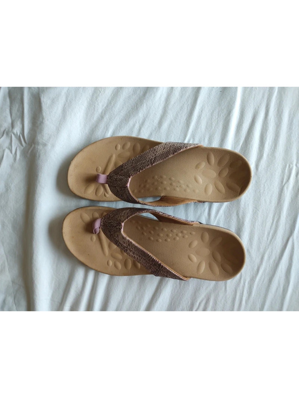 MEGNYA Women's Size 8 Wedge Flip Flop Sandals Pink
